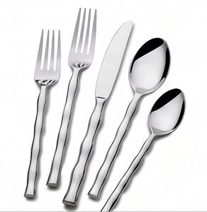 Ensemble de couverts en acier inoxydable plaqué argent, design ondulé, 5 pièces (fourchette, cuillère, couteau), passe au lave-vaisselle, pour usage domestique - Product Image 1