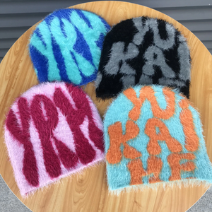 Gorro de Piel Sintética con Logotipo Personalizado o Patrón de Letras en Color, Gorro de Invierno de Felpa con Estampado Flocado, Unisex, Estilo Casual para Adultos, 56-58 cm - Product Image 1