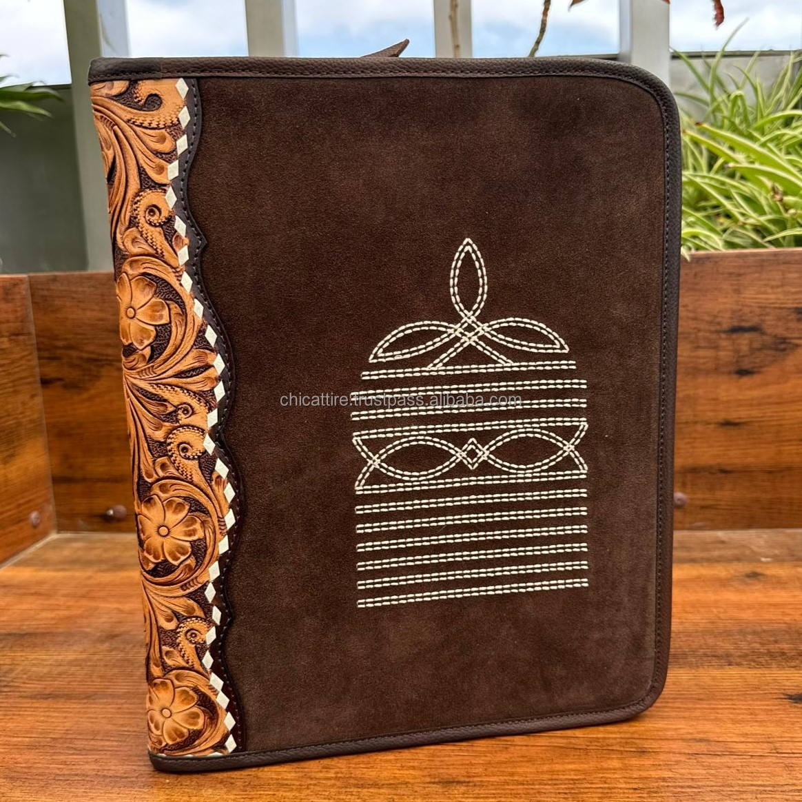 สีน้ำตาล