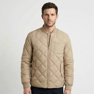 Veste matelassée légère de haute qualité pour hommes, design unique, col à capuche, couleurs personnalisées, toile pour l'hiver, prix de gros bon marché - Product Image 1