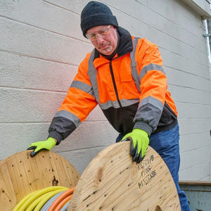 Veste de travail d'hiver haute visibilité en gros, orange et noir, 100 % polyester, pour homme, à capuche, avec poches avant, respirante et coupe-vent - Product Image 4