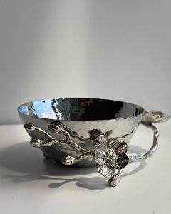 Moderno Tazón de Servir de Acero Inoxidable Pulido, Ecológico, para Interiores de Casas de Lujo, con un Patrón Artístico Único - Product Image 2