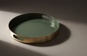 Plateau de service rond artisanal en émail vert avec finition or brossé et poignées découpées – Plateau décoratif pour table basse, boissons et collations - Product Image 4