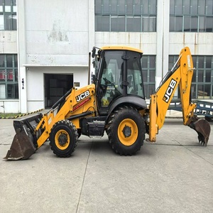 Chargeuse-pelleteuse JCB 3CX puissante pour travaux de terrassement, adaptée à la construction, au maintenance routier, aux travaux de drainage et aux excavations. - Product Image 3