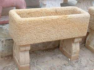 Fontaine d'eau en pierre de jardin antique en granit et pierre calcaire récupérée, bol décoratif extérieur sur mesure pour la décoration - Product Image 1