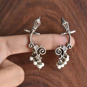 Pendientes de Moda con Diseño Floral, Estilo Vintage, Apariencia Plateada, Joyería de Aleación para Mujeres y Niñas - Product Image 1
