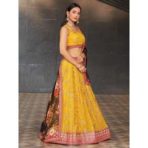 ชุดผ้าบางมีเลื่อมสีเหลืองสวยงาม - Product Image 5