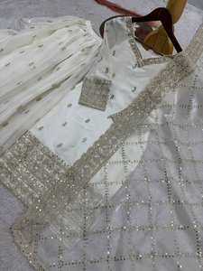 Ensemble de robe Sharara de créateur avec broderies et dupatta – Tenue ethnique pour femmes pour les mariages et les fêtes - Product Image 5