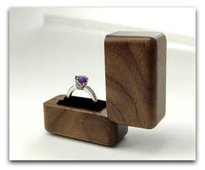 Caja de madera ecológica para anillos, para regalos y empaques sostenibles, caja de madera personalizada para anillos con grabado láser a precio económico. - Product Image 4