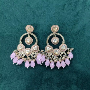 DHANLAXMI Boucles d'oreilles pendantes ethniques plaquées or avec zircon pour femme, idéales pour mariage, vente en gros - Product Image 1