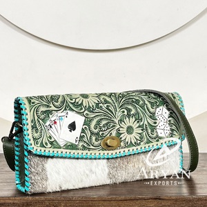 Sac bandoulière en cuir véritable artisanal avec motifs floraux et gaufrage, mini sac à bandoulière pour femme - Product Image 1