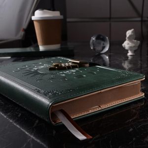 Journal à cadenas avec stylo, agenda rechargeable A5 avec cadenas à combinaison, pages à bords bruns vintage - Product Image 3