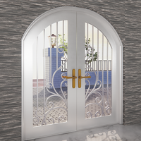 Modèles de portes en fer ornemental majestueux : Portes en acier robustes pour la protection de la maison, conçues avec une sophistication artistique vintage.