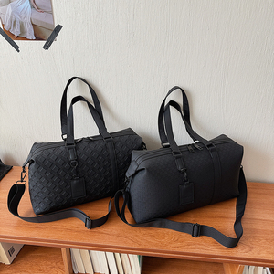 Sac à bandoulière en cuir véritable noir, texture litchi, design minimaliste, ouverture supérieure, deux sangles, longueur 50-65 cm, toutes saisons, usage quotidien - Product Image 5