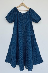 Robe longue évasée en coton à pois bleus pour femme, col rond, à volants, style bohème décontracté pour l'été et les vacances, collection boutique - Product Image 1