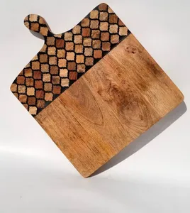 ไม้สำหรับสับและเสิร์ฟทำด้วยมือมีด้ามจับโมเสคพร้อมด้ามจับสั่งทำไม้คุณภาพดีที่สุดที่ใช้ - Product Image 1