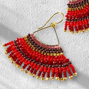 Pendientes de abanico con cuentas hechos a mano, joyería de moda de metal en tono rojo dorado, diseño exquisito - Product Image 2