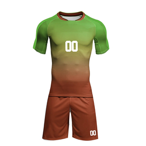 Ensemble d'uniformes de football haut de gamme, maillot de football personnalisé avec short assorti pour l'entraînement, les tournois et les matchs d'équipe - Product Image 1