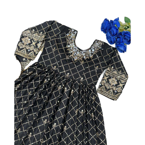 Robes de soirée élégantes de créateur Robe de soirée avec dupatta et pendentif élégante pour les occasions spéciales - Product Image 1