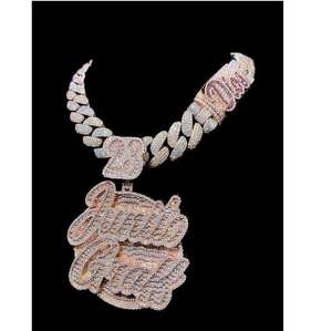 Collier à pendentif lettre en strass cristal plaqué or rose pour homme, style hip-hop, avec micro-incrustation en or massif 18 carats, breloque thématique - Product Image 1