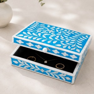 Boîte de rangement pour bijoux en marbre floral avec incrustations en os et couvercle, pour commode, coiffeuse ou table. - Product Image 3