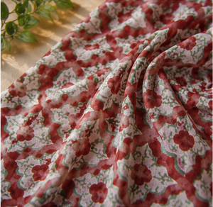 Tela de Algodón Ligera y Suave con Estampado Floral Rojo, Ecológica, con Patrón de Bloques Hechos a Mano, para Vestidos, Kurtis, Manualidades y Decoración del Hogar - Product Image 2