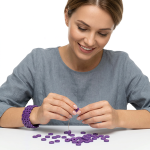 Perles rondes en résine violettes, perles d'espacement en plastique pour la fabrication de bijoux par la collection Handmade - Product Image 1