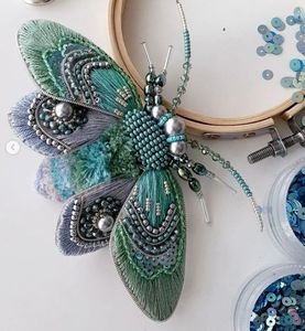 Broche artisanale de mode Premium MD HANDICRAFTS, brodée et perlée, pour femmes et filles, bijoux de mariage faits à la main, 16-20 ans - Product Image 1