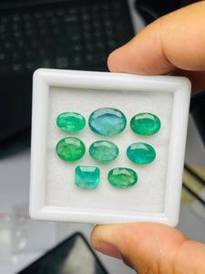 Lote de Gemas de Esmeralda Natural con Corte Mixto, Grado AAA, Certificado IGI, Super Lustre, Bonito Color Verde, 21.19 Quilates, Precio Económico, para Joyería - Product Image 1
