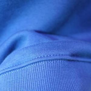 Sudadera GATORS con cuello simulado, 450 GSM, nombre personalizado, bordado en aplique, corte holgado, 100% algodón, felpa francesa. - Product Image 4