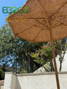 Sombrilla de Lujo para Exteriores, Ecológica, de Fibra de Coco, con Poste de Madera - Product Image 3