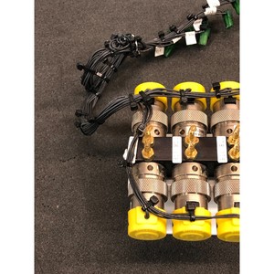 8 Válvulas Eléctricas de 3 Vías CLIPPARD EV-3M-24VDC - Equipos y Piezas de Semiconductores de Confianza de Marca Global - Product Image 1