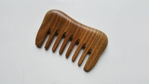 Peine de Madera Ecológico al por Mayor, Desenreda el Cabello, Peine de Madera de Neem de Alta Calidad para Uso Doméstico, Hecho a Mano, Artesanía Atemporal - Product Image 2
