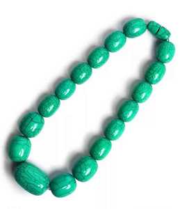 Handmade Resin Beaded Necklace Oval Green Statement Jewelry Fashion Accessory Resin Crafts - Product Image 1