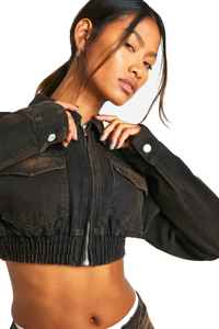 Améliorez votre garde-robe avec ces modèles ajustés et amples qui s'adaptent parfaitement à tous les pantalons pour femmes, y compris les hauts en jean. - Product Image 4