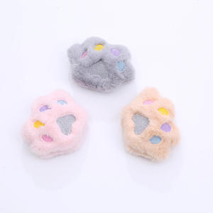 Jouet en peluche en forme de patte de chat, confortable et mignon, interactif, résistant aux morsures, pour le nettoyage des dents, avec herbe à chat, fournitures pour animaux de compagnie, jouets pour chats, vente en gros - Product Image 1