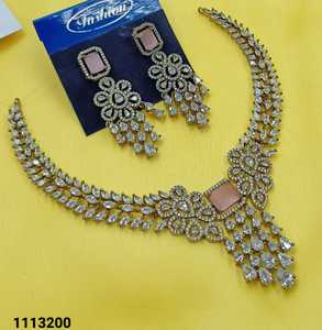 Ensemble de collier élégant avec finition Mehndi et diamants CZ, ensemble de collier floral en pierre blanche de qualité supérieure pour les occasions de fiançailles et les occasions festives, collier de mariée - Product Image 3