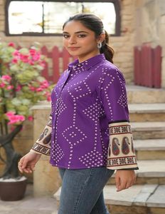 Blusa Morada Ecológica de Rayón Holgada Tallas Grandes Manga Larga con Botones Bordada con Aberturas Cuello en V Casual de Verano - Product Image 2