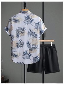 Ensemble de vacances pour hommes : chemise à manches courtes imprimée et short de plage assorti, tenue décontractée estivale colorée et légère, ensemble deux pièces pour hommes - Product Image 5