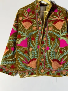 Chaqueta Suzani de Terciopelo Marrón Premium con Bordado Floral, Estilo Bohemio, Manga Larga, Cuello Alto, Ropa de Abrigo de Invierno para Mujer - Product Image 3