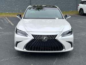 Consigue un Lexus ES 350 2025 de Lujo con Tracción Delantera, Usado, Grado DIY, con 3 Años de Garantía - Product Image 3