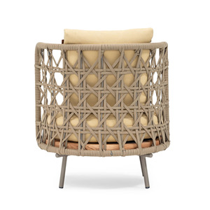 Fauteuil lounge moderne Annette pour villa, structure en aluminium, rotin tressé avec base en bois massif et coussins épais, finition naturelle - Product Image 5