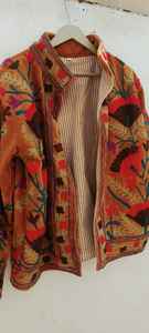 Veste en velours brodée de fleurs Suzani, faite à la main, hiver, unisexe, avec doublure en coton, style bohème hippie - Product Image 5