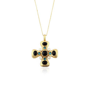 Collier Statement Contemporain avec Pendentif Croix Multi-Strass en Onyx Noir, Perles Blanches et Zirconiums Cubiques, en Laiton Massif Plaqué Or 18 carats - Product Image 1