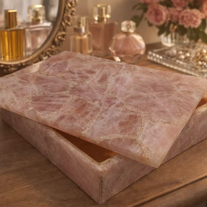 Boîte de rangement pour bijoux en quartz rose naturel moderne, écologique, faite à la main, avec couvercle, par Agra Heritage Marble Crafts - Product Image 1