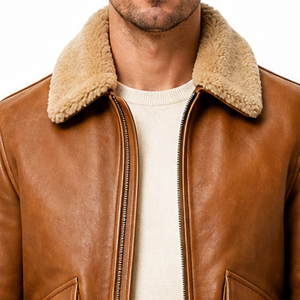 Chaqueta de cuero genuino marrón claro para hombre, de alta calidad y personalizada, con puños acanalados, cinturón, bolsillos con solapa y forro de sherpa. - Product Image 3
