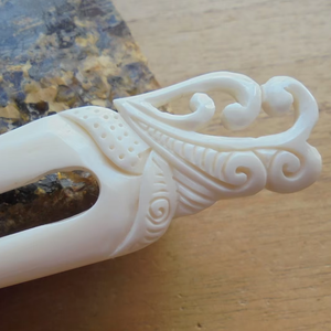 Épingle à cheveux en os de qualité supérieure |   Bâtonnet à cheveux artisanal en corne et os pour femmes - Product Image 1