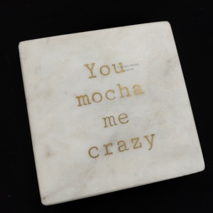 Dessous de verre en pierre de marbre personnalisé avec logo et texte en or Dessous de verre élégant gravé sur mesure pour bureau à domicile ou marque d'entreprise - Product Image 5