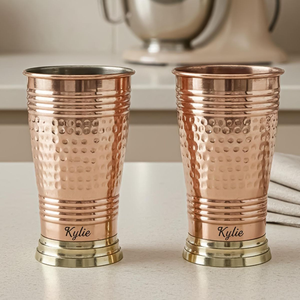 Vaso de Metal Grabado a Mano, Estilo Europeo Vintage, con Asa, Color y Logotipo Personalizables, Empaque para Regalo - Product Image 3