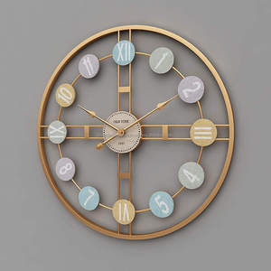 Horloge murale analogique décorative en métal sur le thème romain, horloge murale moderne pour la maison et le bureau - Product Image 5
